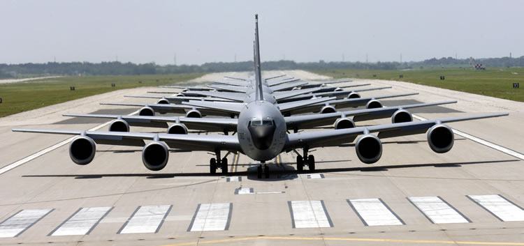 KC-135 Stratotanker Image